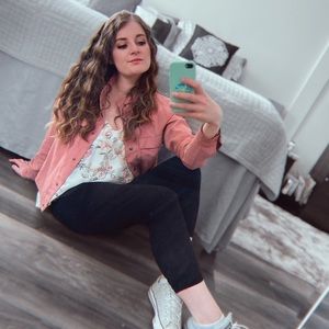 Meet your Posher, Danielle